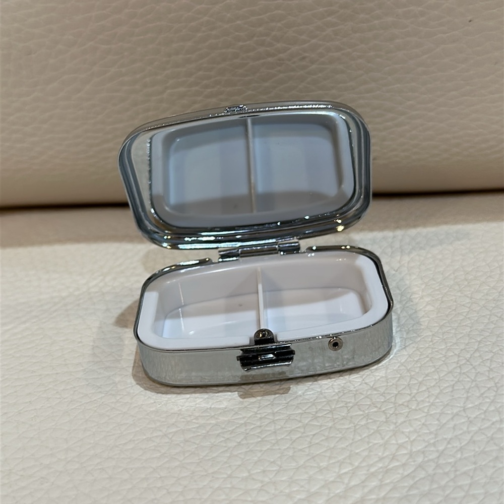 NIB 1pc Retro Vintage Iris Impressionism Pill /Small Jewelry Box - Picture 3 of 10